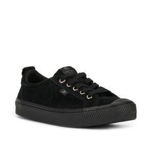 Cariuma OCA Low sneakers Black Suede, women’s size 11, men’s 9.5 NEW cork insole